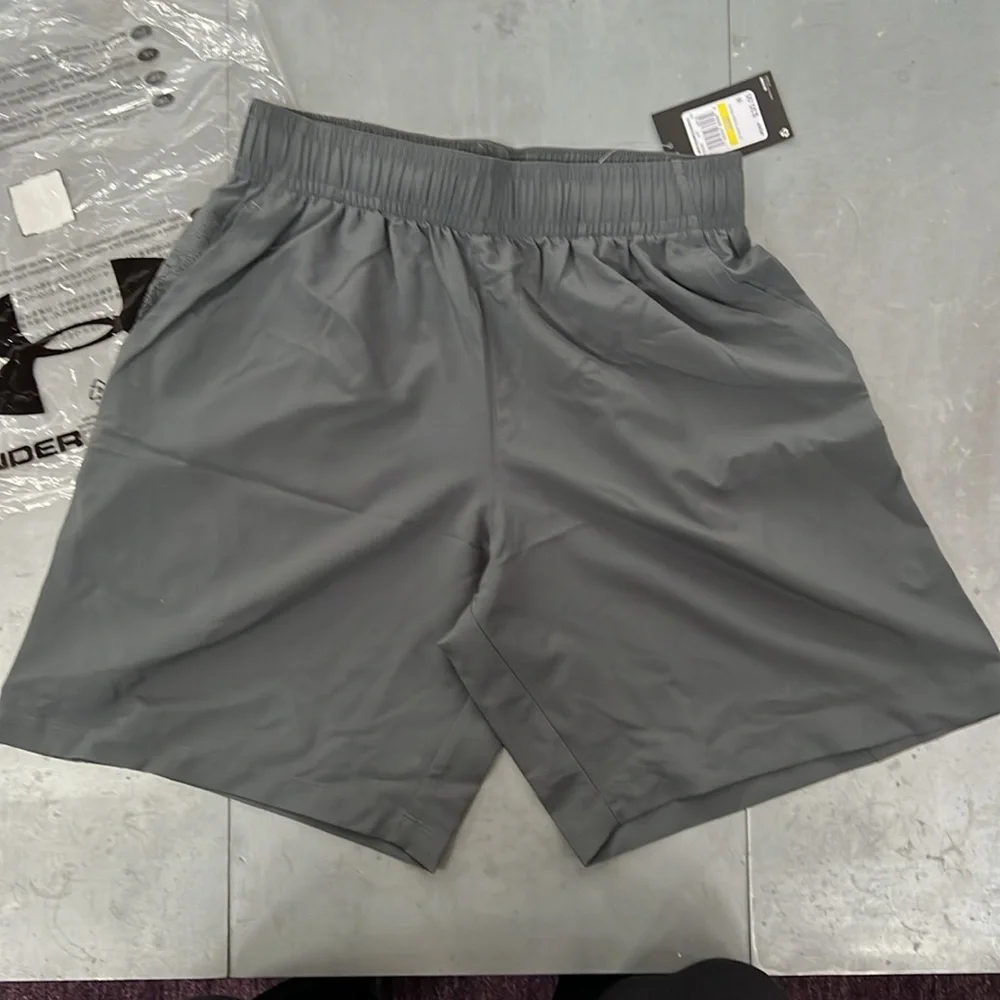 NWT Under Armour pitch gray/black woven graphic short, men’s M - Picture 4 of 8